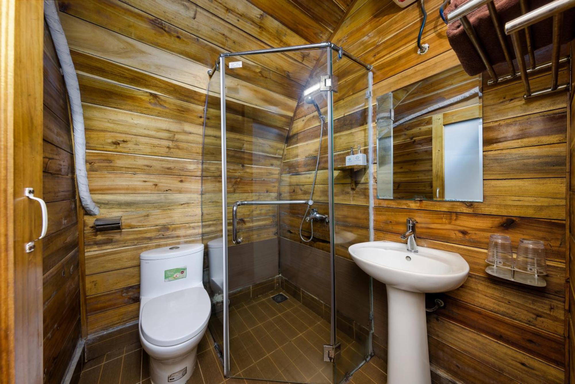 Catba Backpackers Hostel & Pool Bar Chan Chau Екстер'єр фото