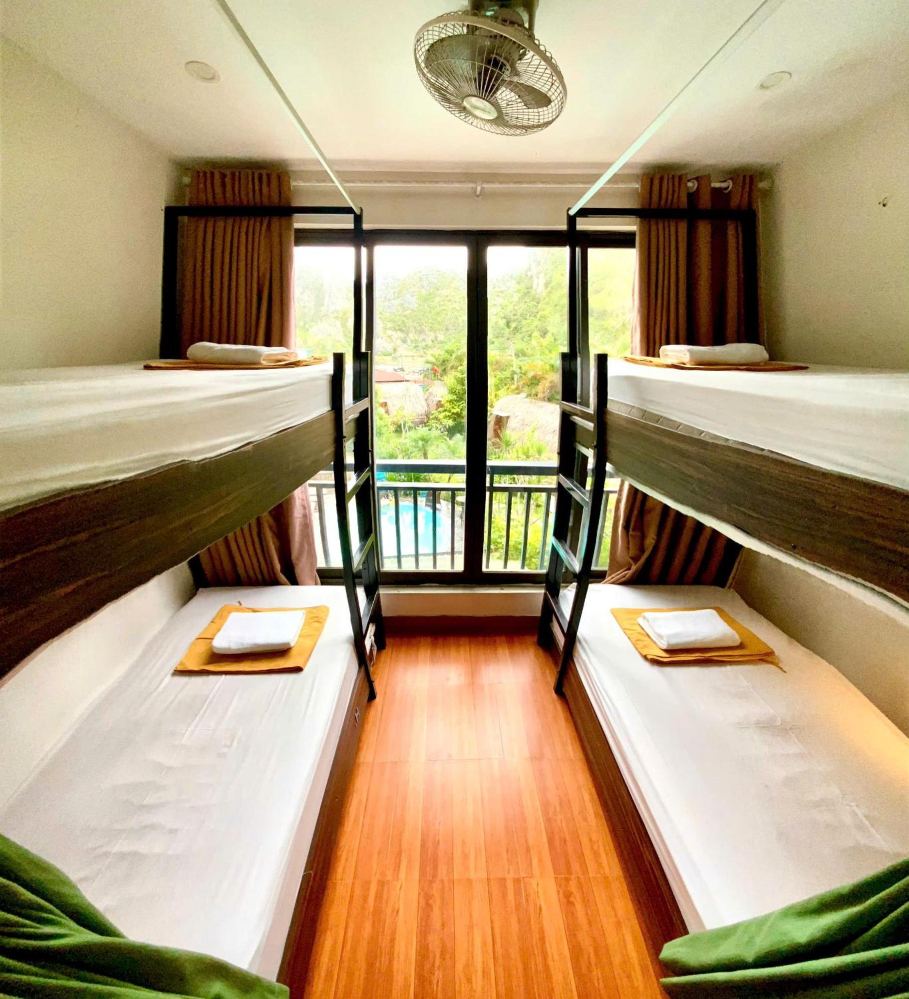 Catba Backpackers Hostel & Pool Bar Chan Chau Екстер'єр фото